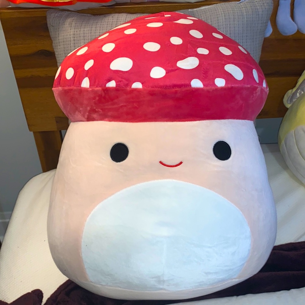 BRAND NEW 16” MALCOLM SQUISHMALLOW